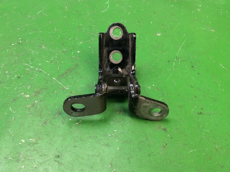 Запчасть петля двери нижняя задняя правая KIA OPTIMA JF 15-20 2018 JF 2.4 G4KJ 79320-3K000 Б/У Петля двери нижняя задняя правая KIA OPTIMA JF 15-20 2018 JF 2.4 G4KJ 79320-3K000 Б/У