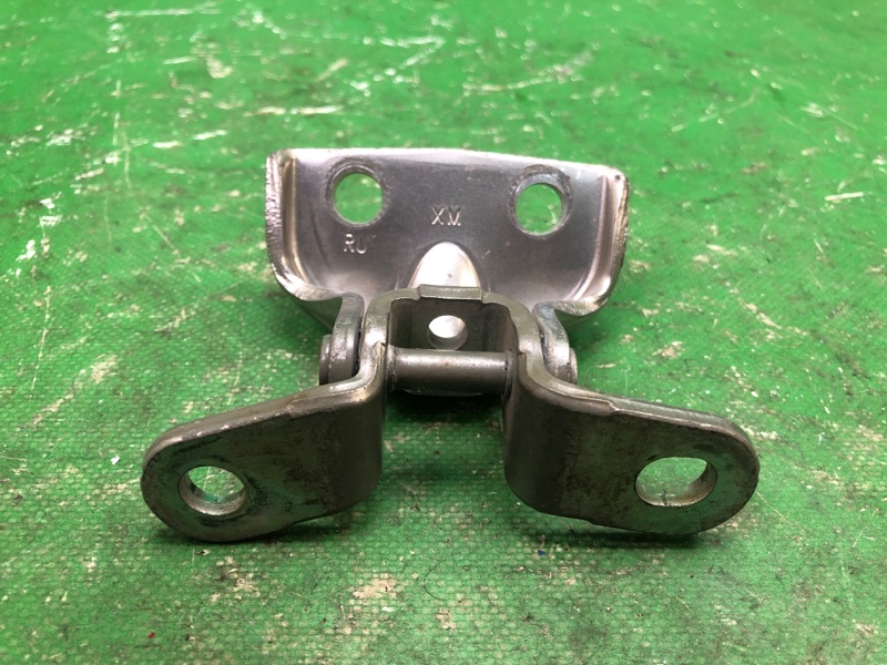 Петля двери верхняя задняя правая SORENTO XM 09-14 2012 XM 2.4 G4KJ Петля двери верхняя задняя правая SORENTO XM 09-14 2012 XM 2.4 G4KJ