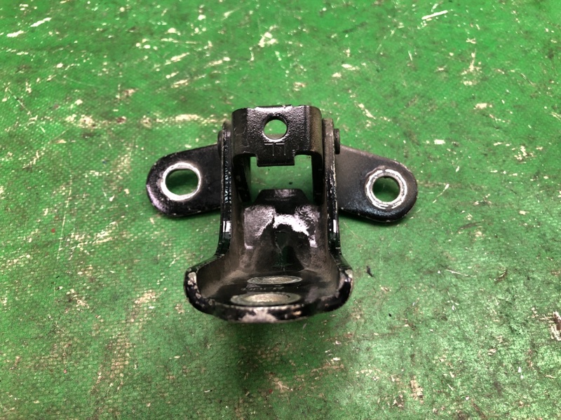 Петля двери нижняя левая KIA FORTE/CERATO TD 08-13 TD 2.0 G4KD