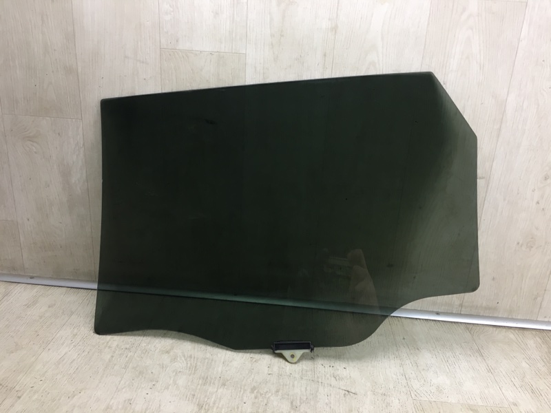 Стекло двери заднее правое KIA SORENTO XM 09-14 XM 2.4 G4KJ