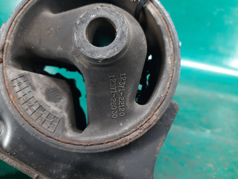 Подушка двигателя задняя TOYOTA RAV4 00-05 Внедорожник 2.0 1AZ-FE