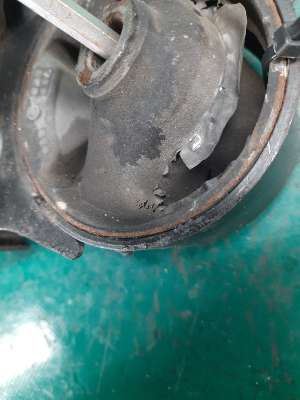 Подушка двигателя задняя RAV4 00-05 2000 Внедорожник 2.0 1AZ-FE