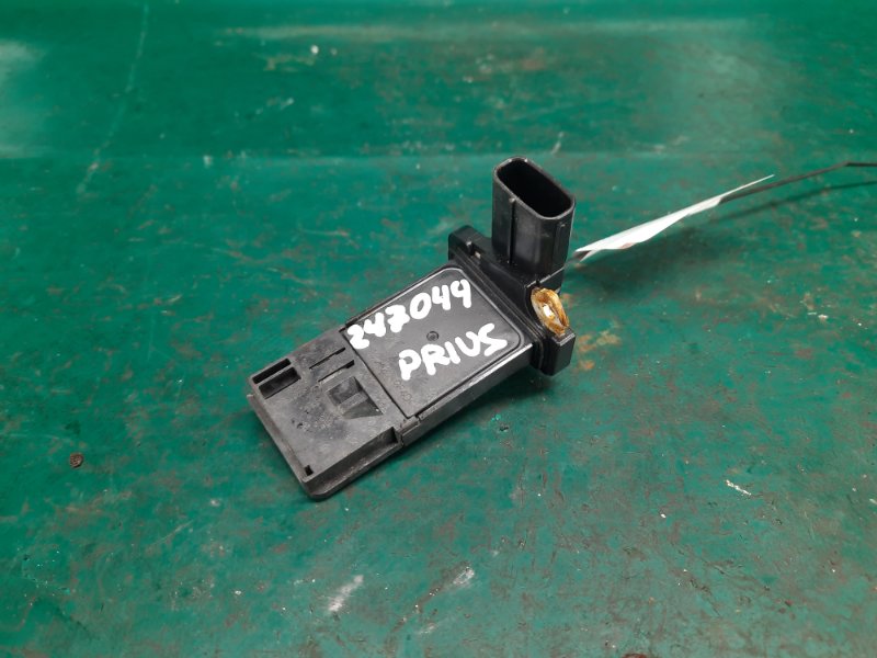 Запчасть расходомер воздуха TOYOTA PRIUS 16- 2016 Хэтчбек 1.8 2ZRFXE 22204-75030 Б/У Расходомер воздуха TOYOTA PRIUS 16- 2016 Хэтчбек 1.8 2ZRFXE 22204-75030 Б/У