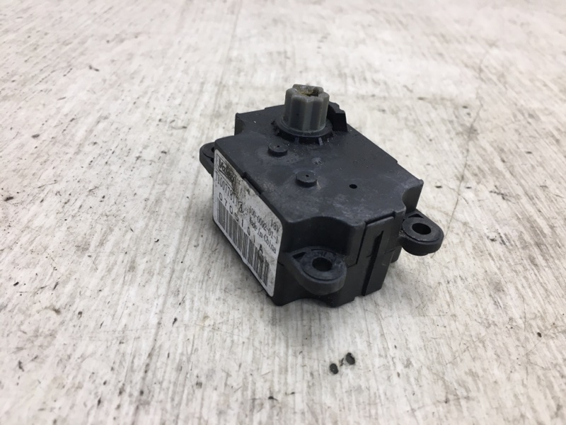 Моторчик заслонки печки NISSAN LEAF 10-17