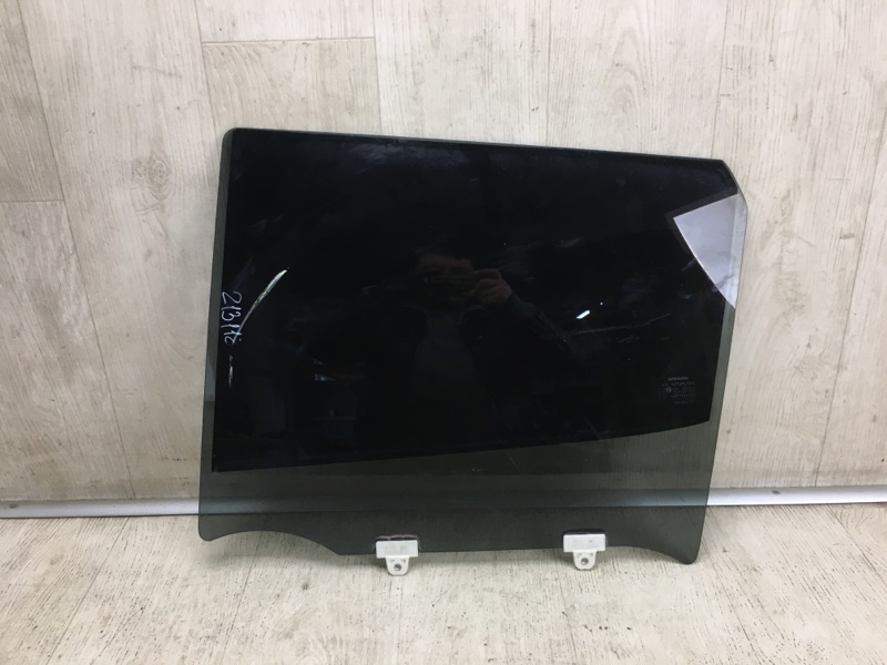 Стекло двери заднее левое NISSAN JUKE 10-19 2010 F15 1.6 MR16DDT 82301-1KA1A Б/У