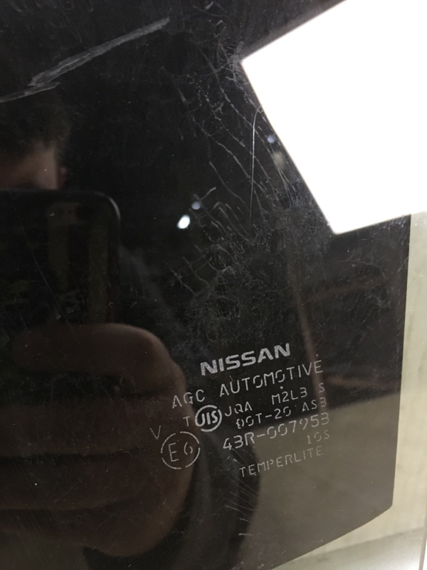 Стекло двери заднее левое JUKE 10-19 2010 F15 1.6 MR16DDT