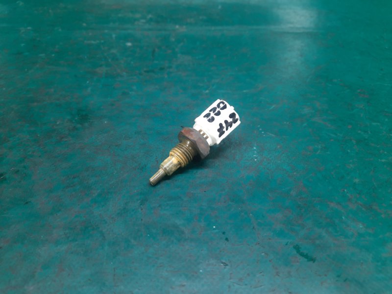 Датчик температуры охлаждающей жидкости TOYOTA PRIUS 16- 2016 Хэтчбек 1.8 2ZRFXE 89422-33030 Б/У