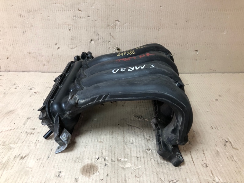 Коллектор впускной NISSAN NV200 USA 13- M20X 2.0 MR20DE