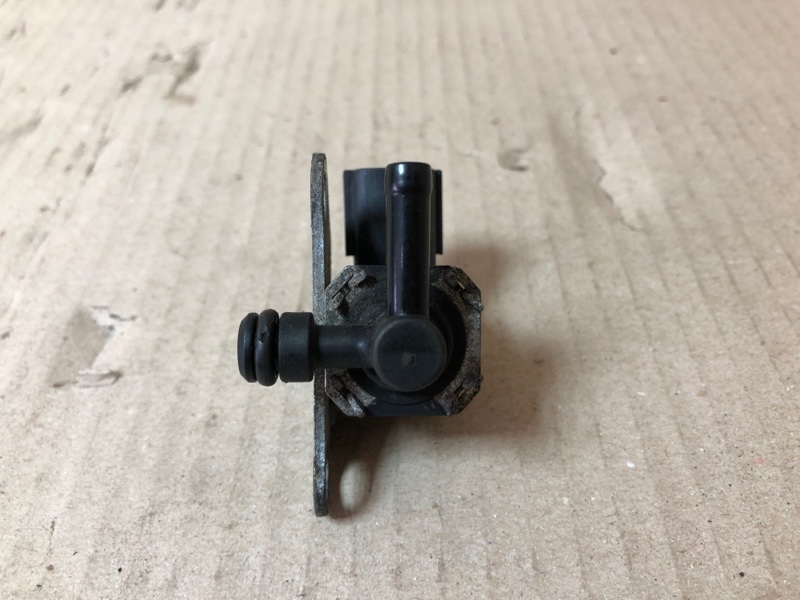 Клапан электромагнитный (вакуумный) NISSAN NV200 USA 13- M20X 2.0 MR20DE Клапан электромагнитный (вакуумный) NISSAN NV200 USA 13- M20X 2.0 MR20DE