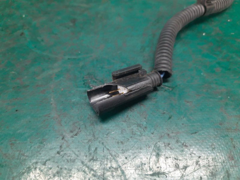 Датчик удара передний левый SONATA YF 10-14 2013 Седан 2.4 Датчик удара передний левый SONATA YF 10-14 2013 Седан 2.4