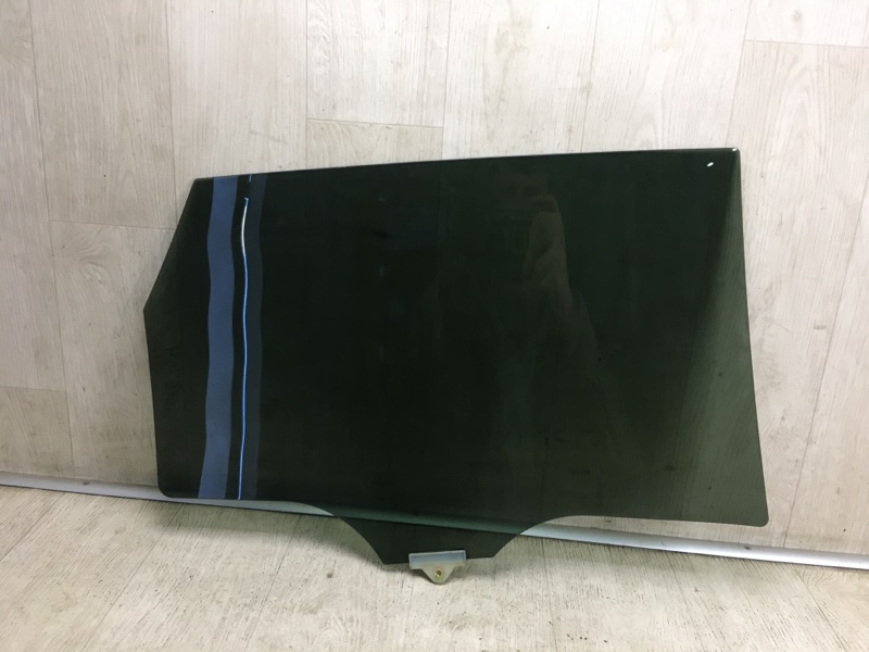 Стекло двери заднее левое KIA SORENTO UM 14- UM 2.4 G4KJ