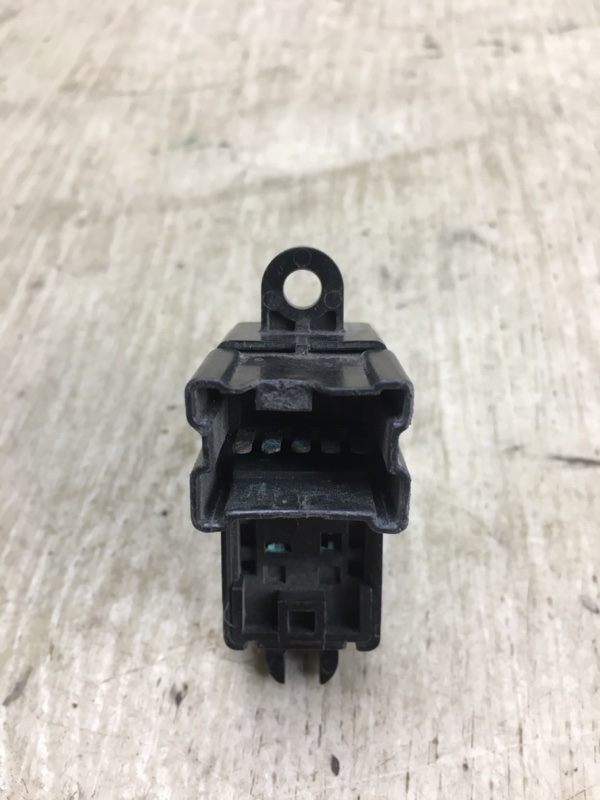 Кнопка стеклоподъемника задняя левая LEAF 10-17