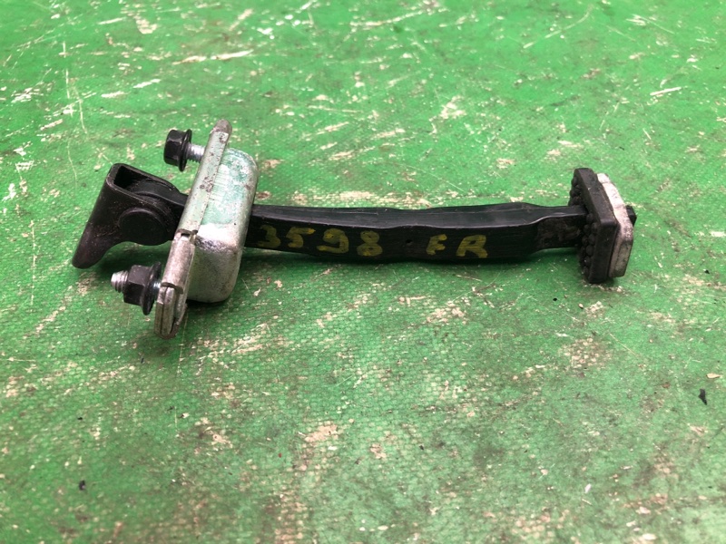 Ограничитель двери передний KIA OPTIMA TF 11-16 TF 2.4 G4KJ Ограничитель двери передний KIA OPTIMA TF 11-16 TF 2.4 G4KJ