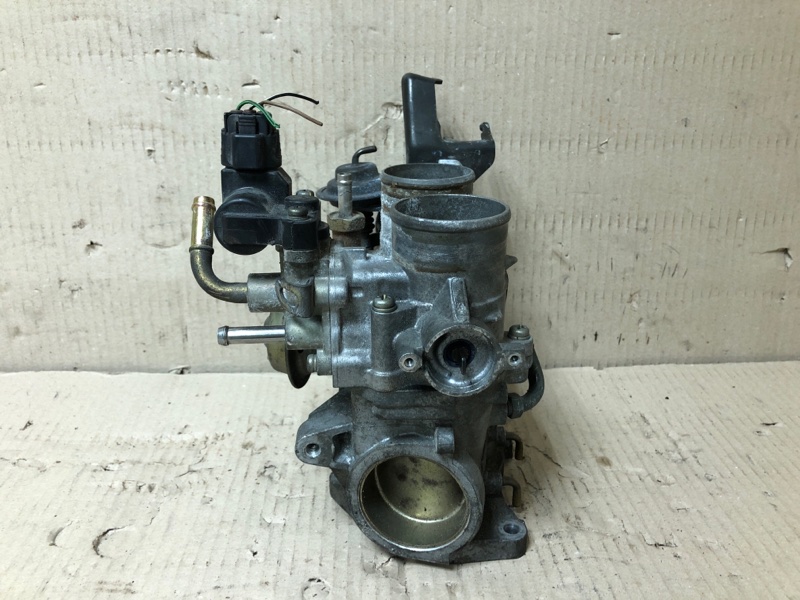 Дроссельная заслонка AVALON 99-05 2003 3.0