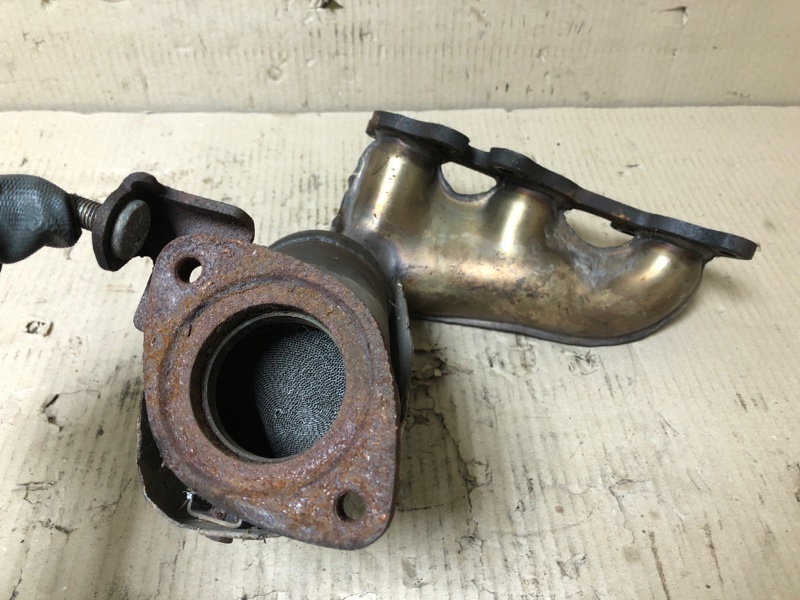 Катализатор левый TOYOTA AVALON 99-05 3.0 Катализатор левый TOYOTA AVALON 99-05 3.0