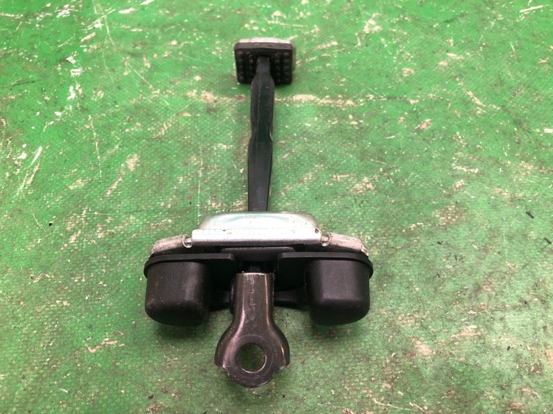 Ограничитель двери задний SORENTO UM 14- 2015 UM 2.4 G4KJ Ограничитель двери задний SORENTO UM 14- 2015 UM 2.4 G4KJ