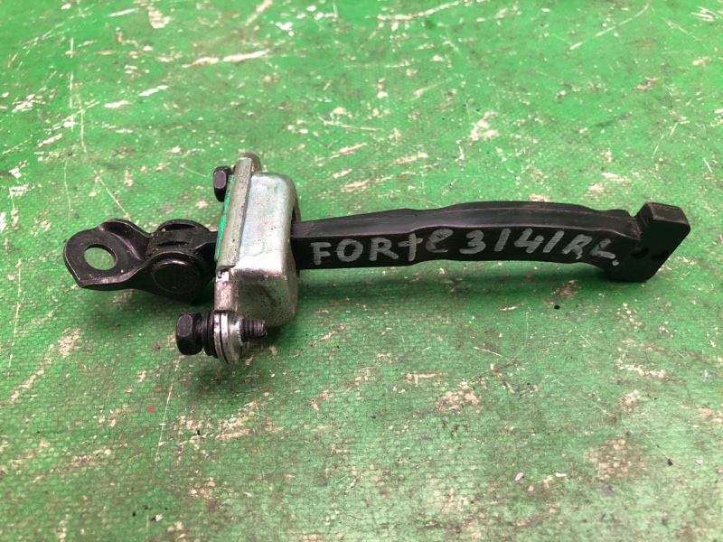 Запчасть ограничитель двери задний KIA FORTE/CERATO TD 08-13 2009 TD 2.0 G4KD 79480-1M000 Б/У Ограничитель двери задний KIA FORTE/CERATO TD 08-13 2009 TD 2.0 G4KD 79480-1M000 Б/У