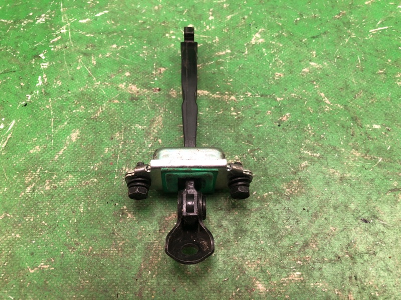 Ограничитель двери задний KIA FORTE/CERATO TD 08-13 TD 2.0 G4KD Ограничитель двери задний KIA FORTE/CERATO TD 08-13 TD 2.0 G4KD