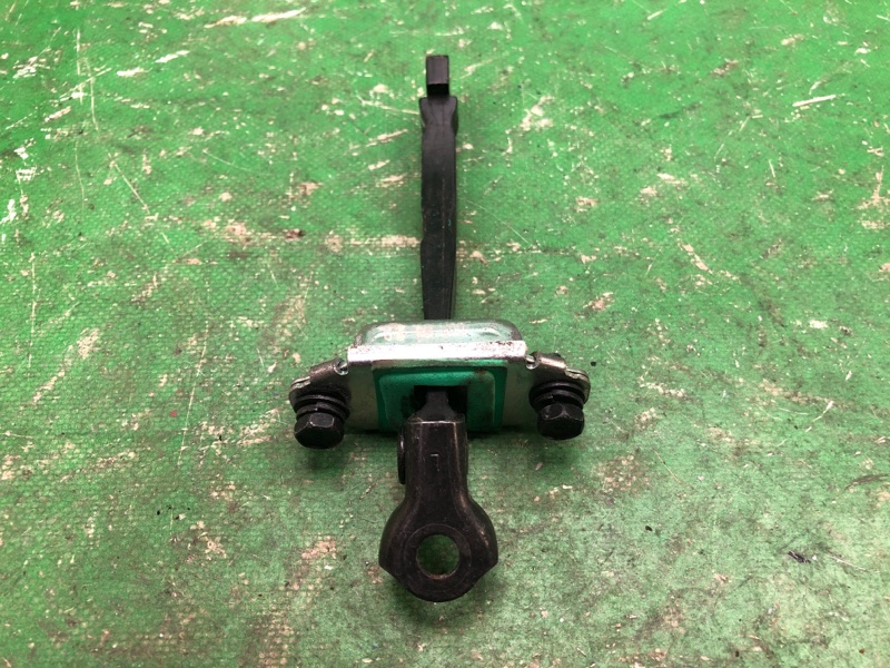 Ограничитель двери задний FORTE/CERATO TD 08-13 2009 TD 2.0 G4KD Ограничитель двери задний FORTE/CERATO TD 08-13 2009 TD 2.0 G4KD