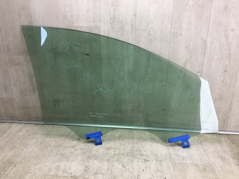 Стекло двери переднее левое CHRYSLER 200 14-16 UF 2.4 ED6