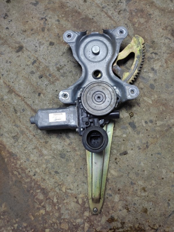 Стеклоподъемник задний левый MATRIX 02-08