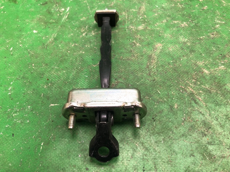 Ограничитель двери передний PATHFINDER R52 12-21 2018 R52 3.5 VQ35DD