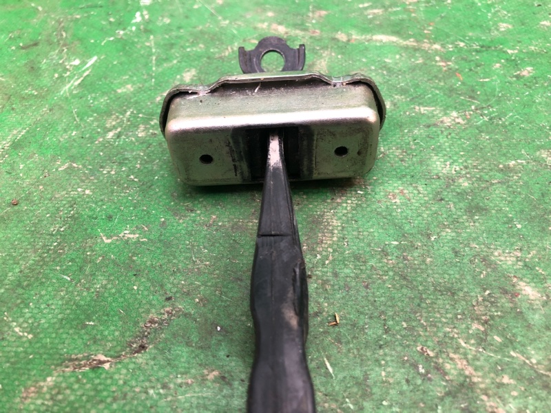 Ограничитель двери задний PATHFINDER R52 12-21 2014 R52 3.5 VQ35DE