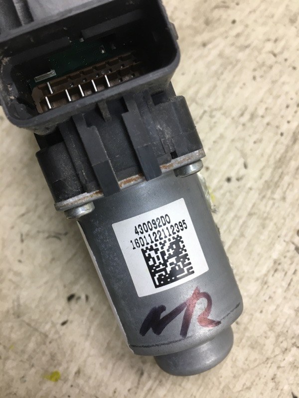 Моторчик стеклоподъемника задний левый JETTA USA 10-17