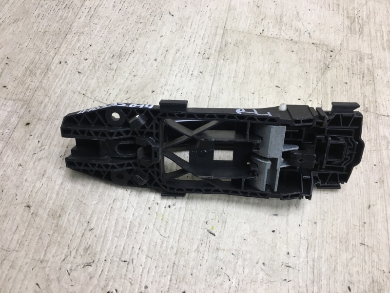 Ручка двери наружная задняя левая VOLKSWAGEN JETTA USA 10-17 162 2.5 CBUA