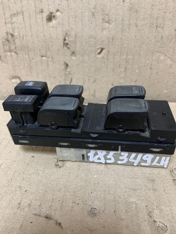 Блок управления стеклоподъемниками передний левый SUZUKI SX4 06-13 2008 Хетчбек 2.0 37990-64J20 Б/У