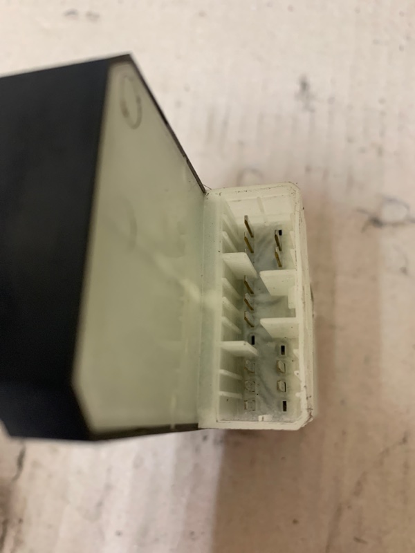 Блок управления стеклоподъемниками передний левый SX4 06-13 2008 Хетчбек 2.0