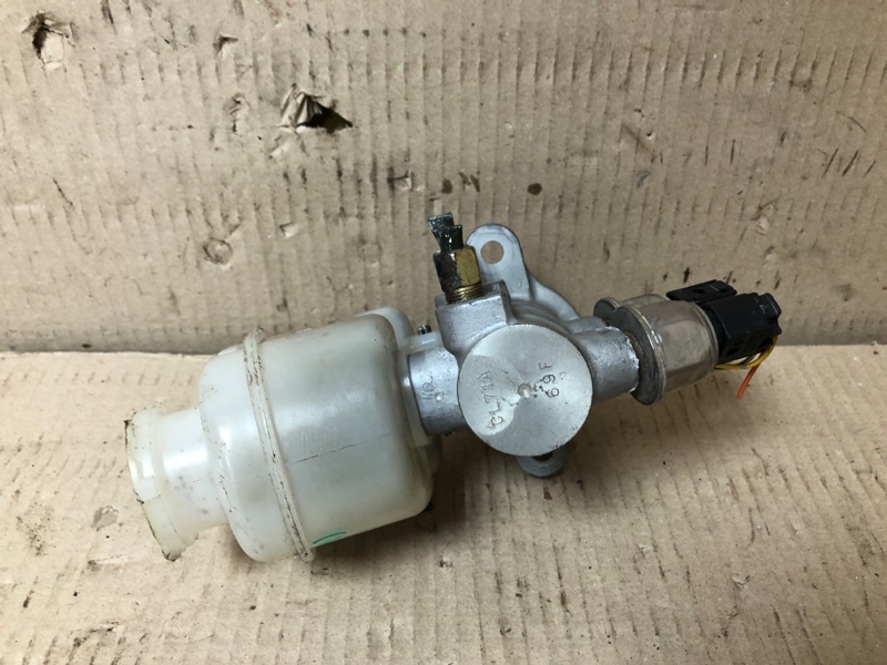 Главный тормозной цилиндр FX S50 03-08 2007 Внедорожник 3.5 VQ35DE Главный тормозной цилиндр FX S50 03-08 2007 Внедорожник 3.5 VQ35DE