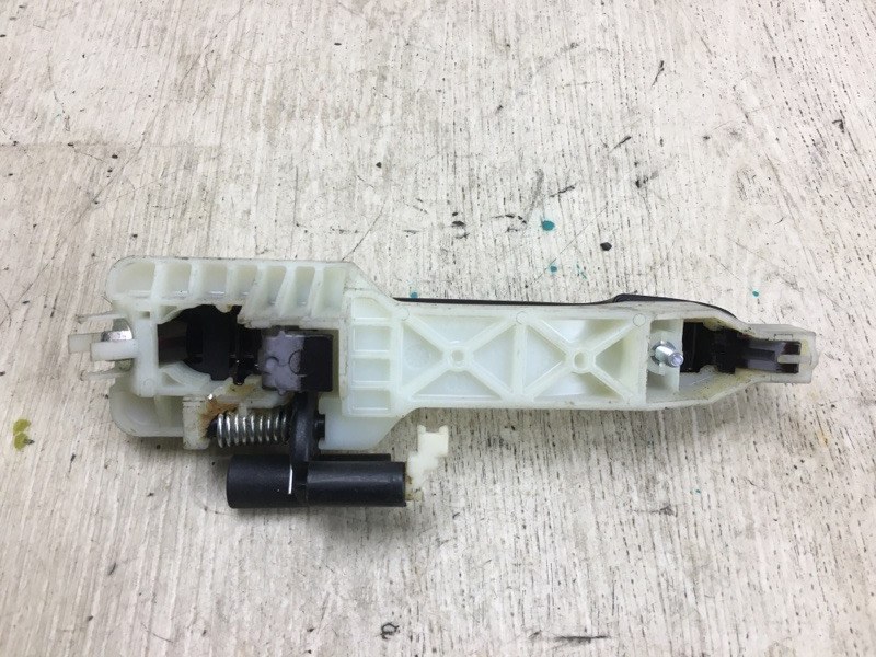 Ручка двери наружная передняя правая KIA FORTE/CERATO TD 08-13 TD 2.0 G4KD Ручка двери наружная передняя правая KIA FORTE/CERATO TD 08-13 TD 2.0 G4KD