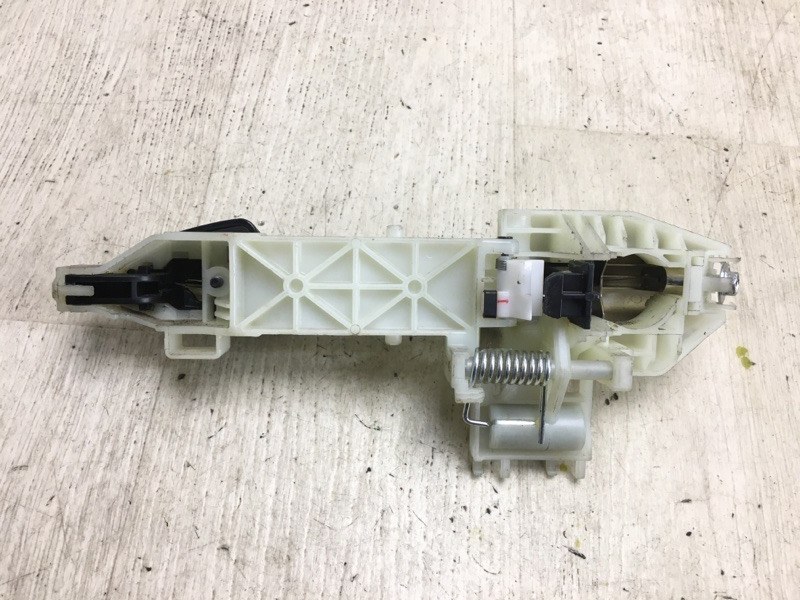 Ручка двери наружная правая KIA OPTIMA JF 15-20 JF 2.4 G4KJ Ручка двери наружная правая KIA OPTIMA JF 15-20 JF 2.4 G4KJ