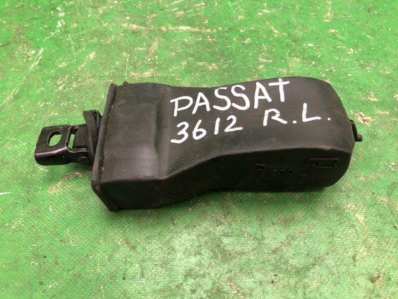 Ограничитель двери задний VOLKSWAGEN PASSAT B7 11-15 2014 A32 1.8 CPRA 561 839 249 Б/У