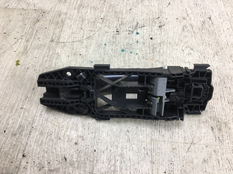 Ручка двери наружная задняя левая VOLKSWAGEN JETTA USA 10-17 162 2.5 CBUA