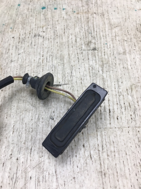 Кнопка открывания багажника наружная NISSAN ALTIMA L33 12-18 L33 2.5 QR25DE