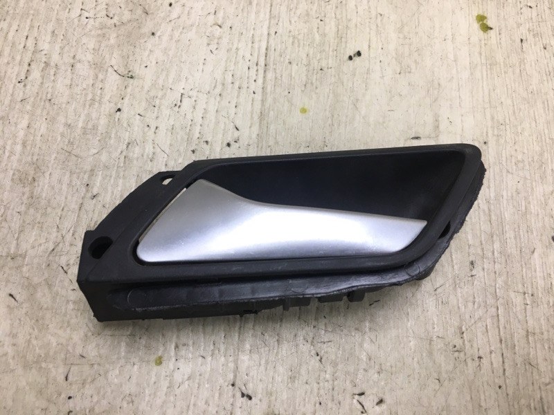 Ручка двери внутренняя задняя левая JETTA USA 10-17 2011 162 CBTA 2.5L