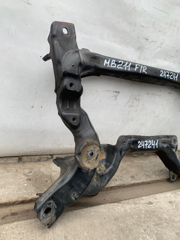 Балка передней подвески E-CLASS W211 02-09 Балка передней подвески E-CLASS W211 02-09