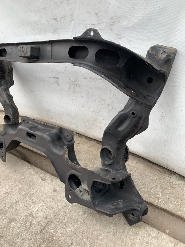 Балка передней подвески E-CLASS W211 02-09 Балка передней подвески E-CLASS W211 02-09