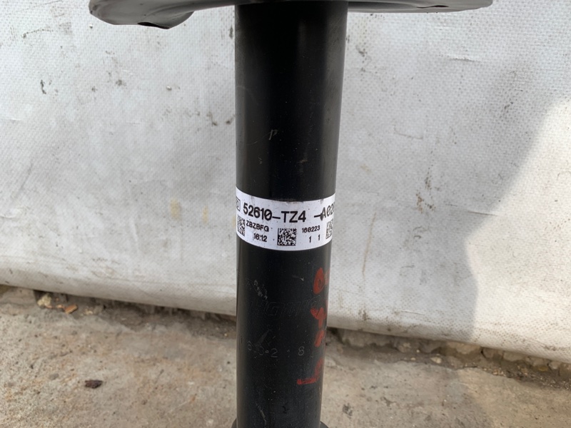 Амортизатор задний правый TLX 14-17 Амортизатор задний правый TLX 14-17