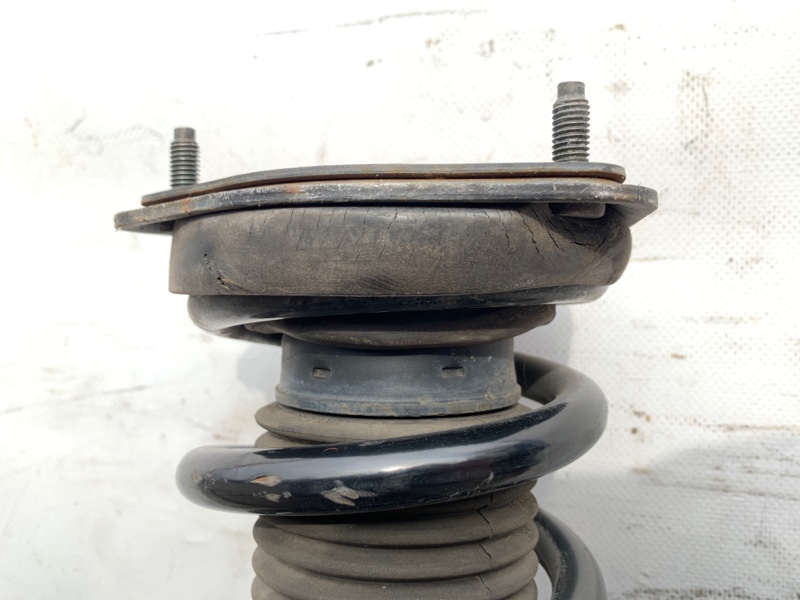 Амортизатор передний правый M35/M45 04-10 2008 Седан 3.5 VQ35DE