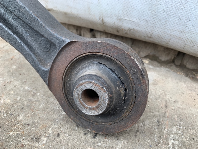 Рычаг передней подвески нижний правый MDX (YD1) 00-06