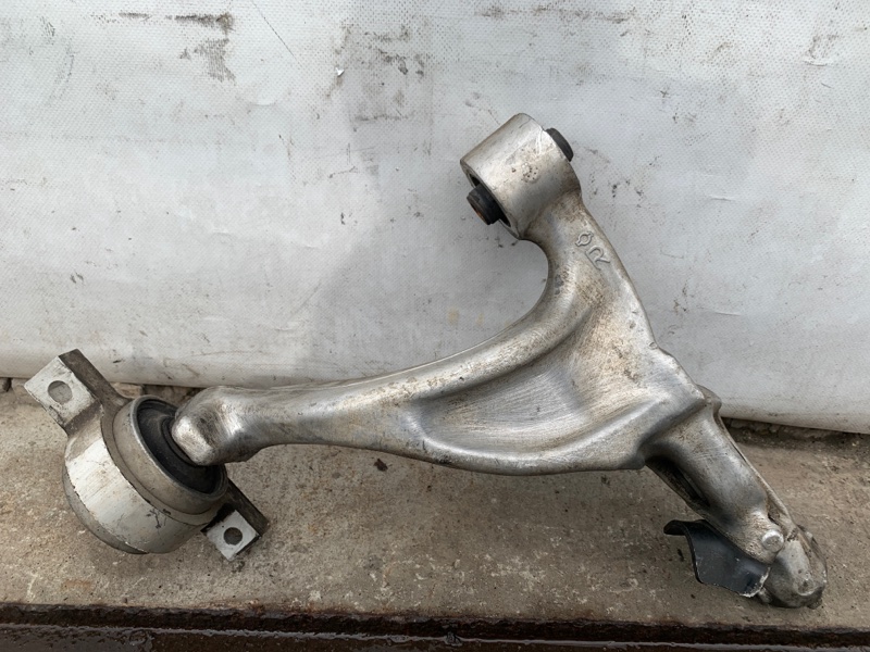 Рычаг передней подвески нижний правый INFINITI M35/M45 04-10 Седан 3.5 VQ35DE