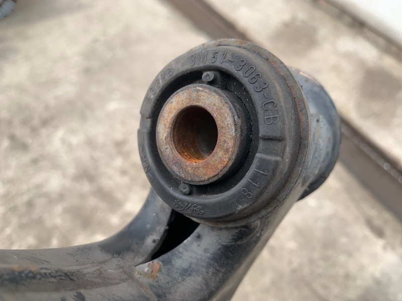 Рычаг передней подвески нижний правый 5 CR 05-10 2008 Минивен 2.3 Рычаг передней подвески нижний правый 5 CR 05-10 2008 Минивен 2.3