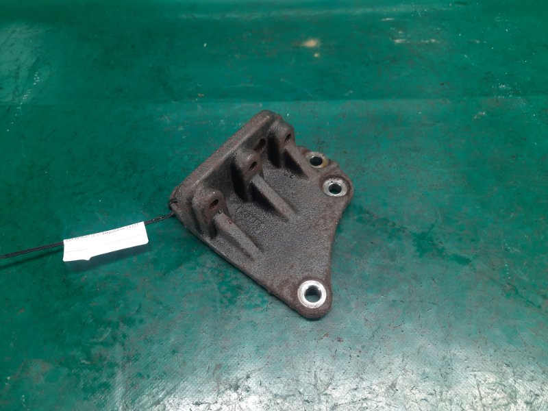 Запчасть кронштейн двигателя правый JEEP PATRIOT 10-17 2011 Внедорожник 2.4 ED3 68065747AB Б/У Кронштейн двигателя правый JEEP PATRIOT 10-17 2011 Внедорожник 2.4 ED3 68065747AB Б/У