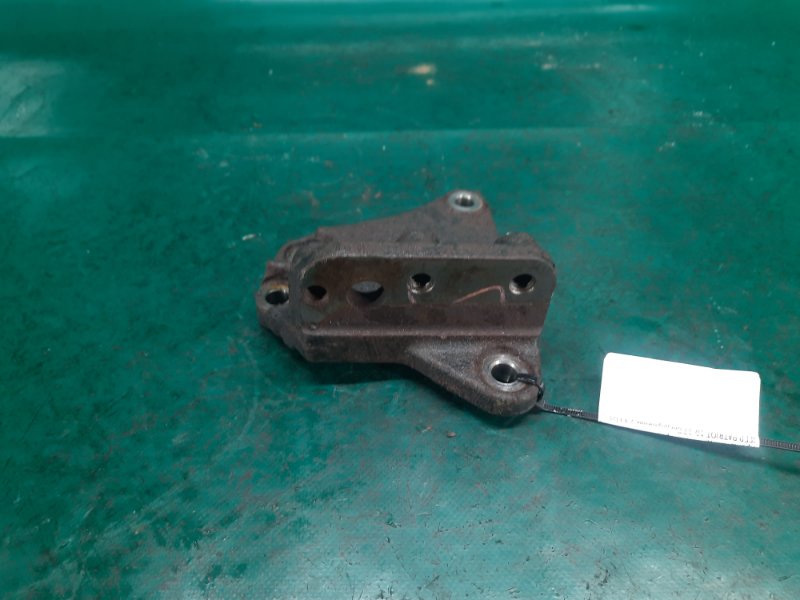 Кронштейн двигателя правый PATRIOT 10-17 2011 Внедорожник 2.4 ED3 Кронштейн двигателя правый PATRIOT 10-17 2011 Внедорожник 2.4 ED3