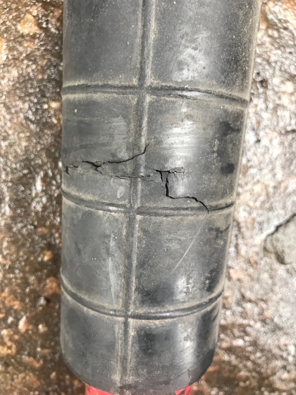 Амортизатор задний левый INFINITI G35 03-07