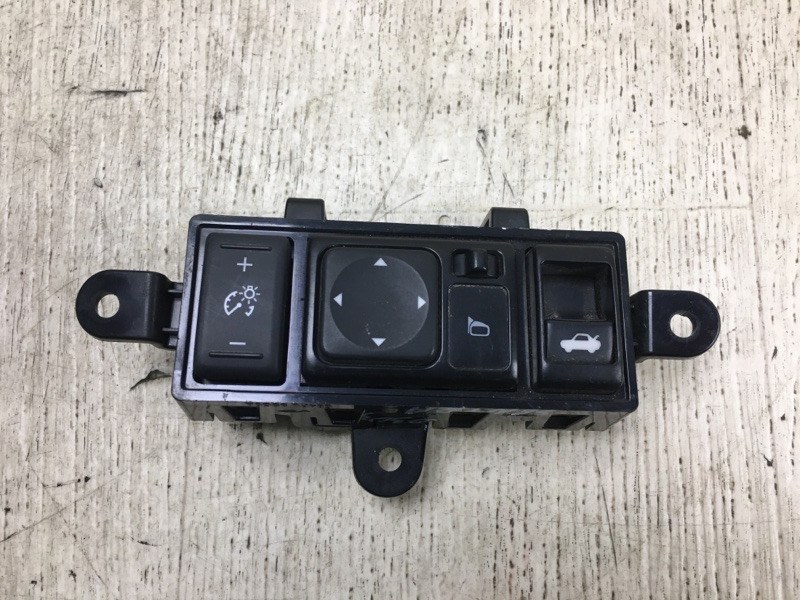 Блок управления зеркалами NISSAN SENTRA B17 12-21 2017 B17 1.8 MRA8DE 25570-3RA1A Б/У