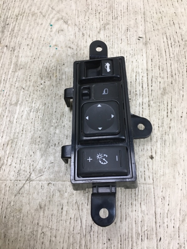 Блок управления зеркалами SENTRA B17 12-21 2017 B17 1.8 MRA8DE